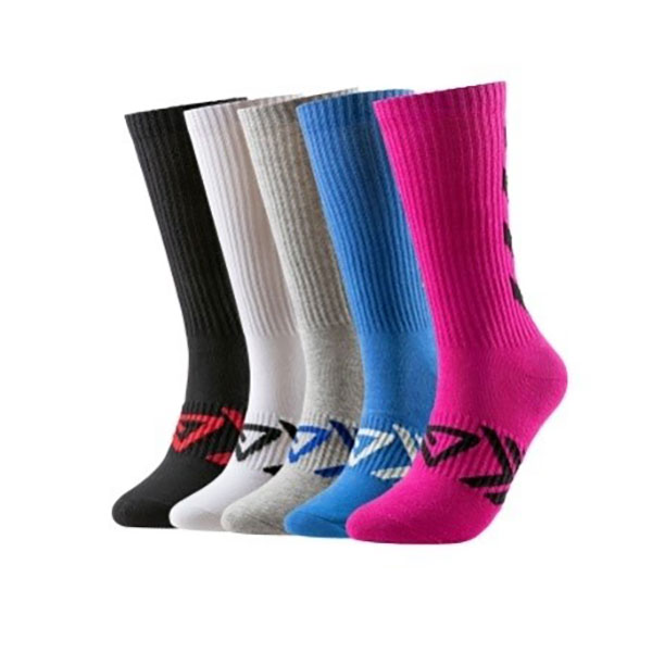 Jak si vybrat sportovní ponožky pro letní sporty?